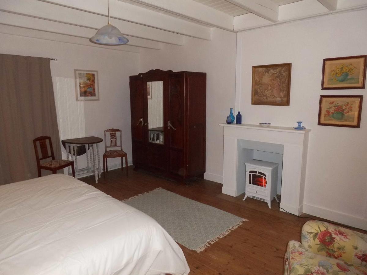 La Bicyclette Bleue Bed and Breakfast Montpinchon Εξωτερικό φωτογραφία